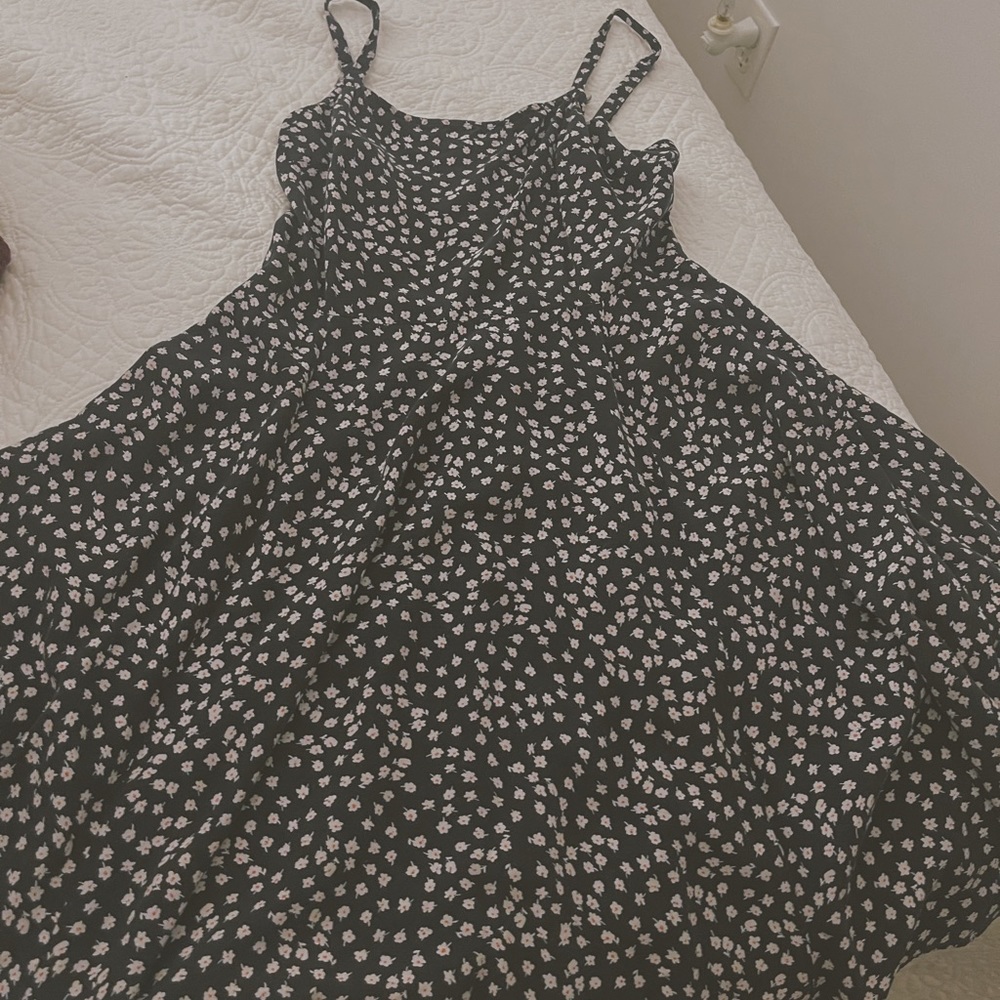 Wore to a wedding once. Good condition just don’t need it